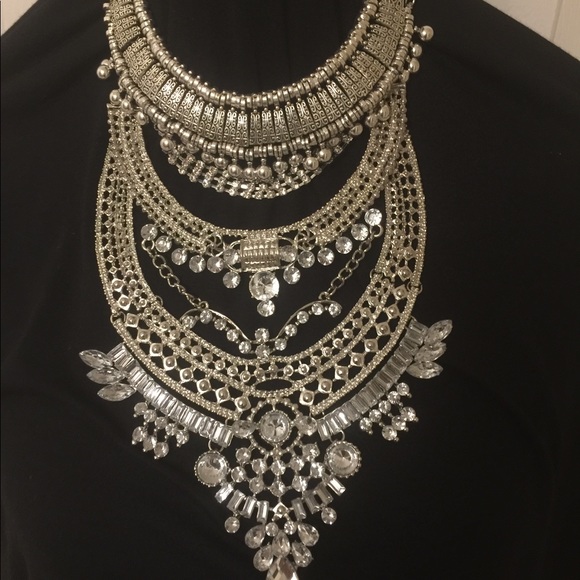 Stunning Hindi Necklace - Picture 7 of 7
